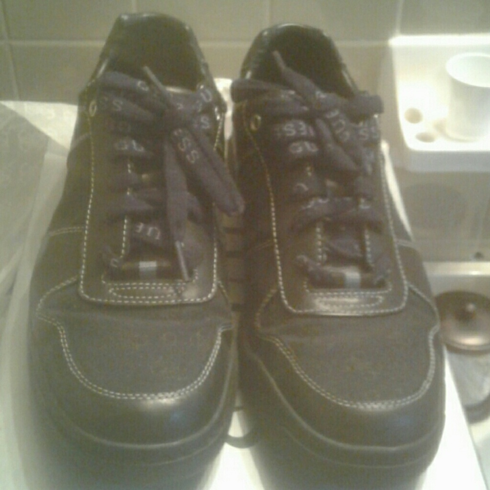 Athletic Shoes Guess Box Included